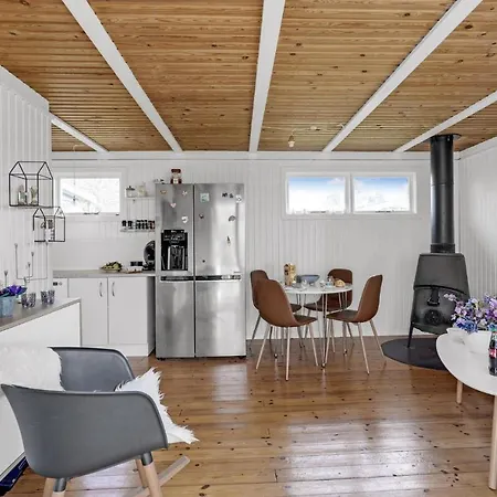 Feriehus Stunning In Idestrup With Wifi